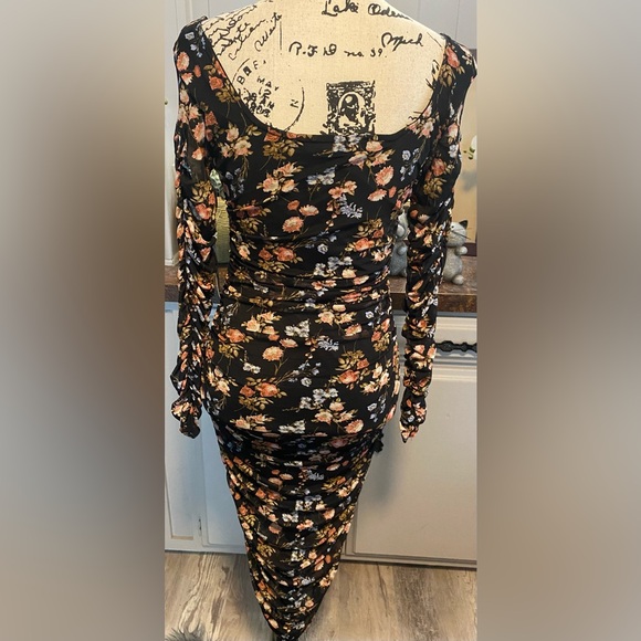 NWT Almost Famous Black Floral Long Sleeve Dress - Picture 8 of 16